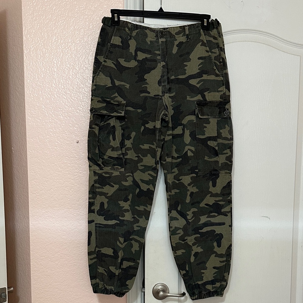 Fashion Nova Women’s Camouflage Capri Cargo Pants